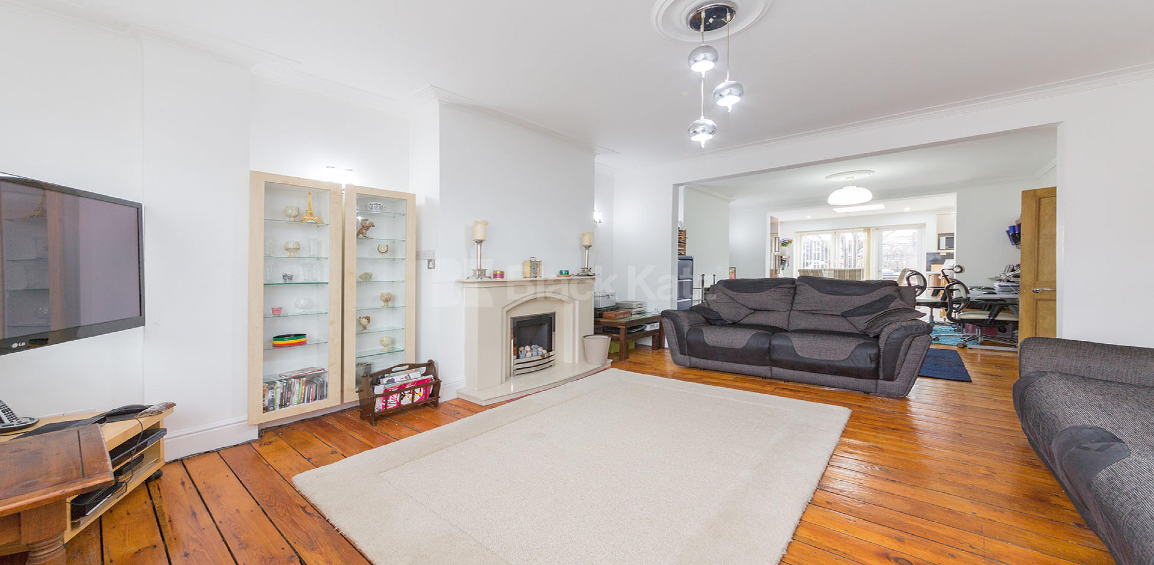 			Fantastic New Instruction!, 4 Bedroom, 1 bath, 1 reception House			  Petworth Road, North Finchley N12